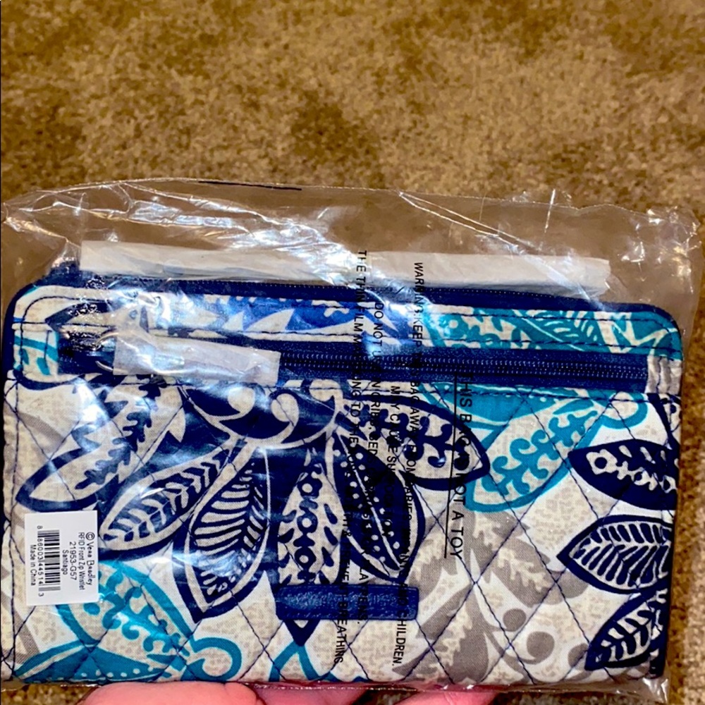 BRAND NEW VERA BRADLEY WALLET
